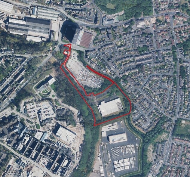 Crumpsall Vale, Manchester to rent - Building Photo - Image 1 of 1