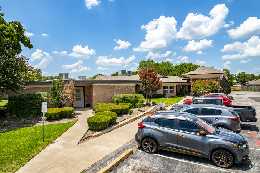 2229 N Carroll Blvd, Denton, TX for sale - Building Photo - Image 2 of 36