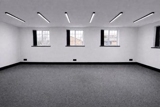 Sandown Rd, Watford to rent Interior Photo- Image 1 of 8