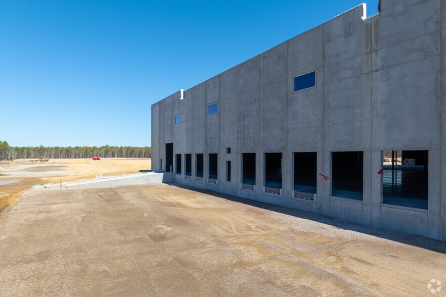 Industrial Portfolio portfolio of 4 properties for sale on LoopNet.co.uk - Building Photo - Image 3 of 23