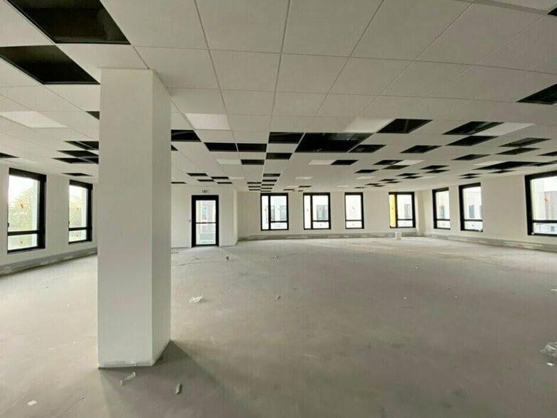 Office in Rillieux-la-Pape to rent - Interior Photo - Image 3 of 13