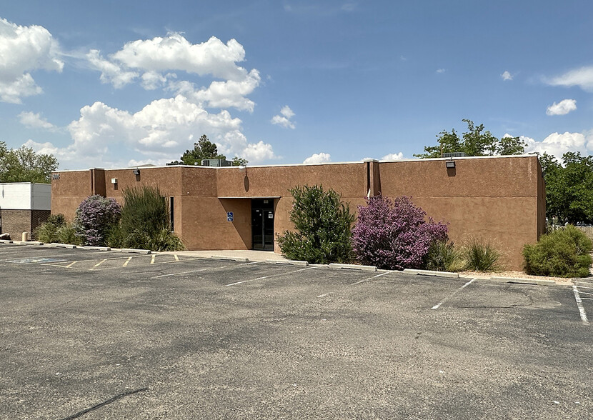 8005 Pennsylvania Cir NE, Albuquerque, NM for rent - Building Photo - Image 1 of 5