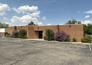 8005 Pennsylvania Cir NE, Albuquerque, NM for rent Building Photo- Image 1 of 6