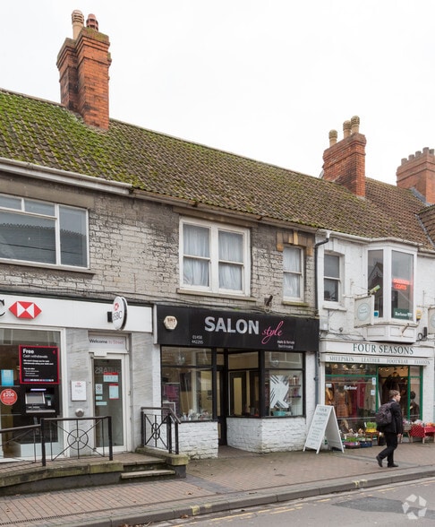 103 High St, Street to rent - Building Photo - Image 2 of 12