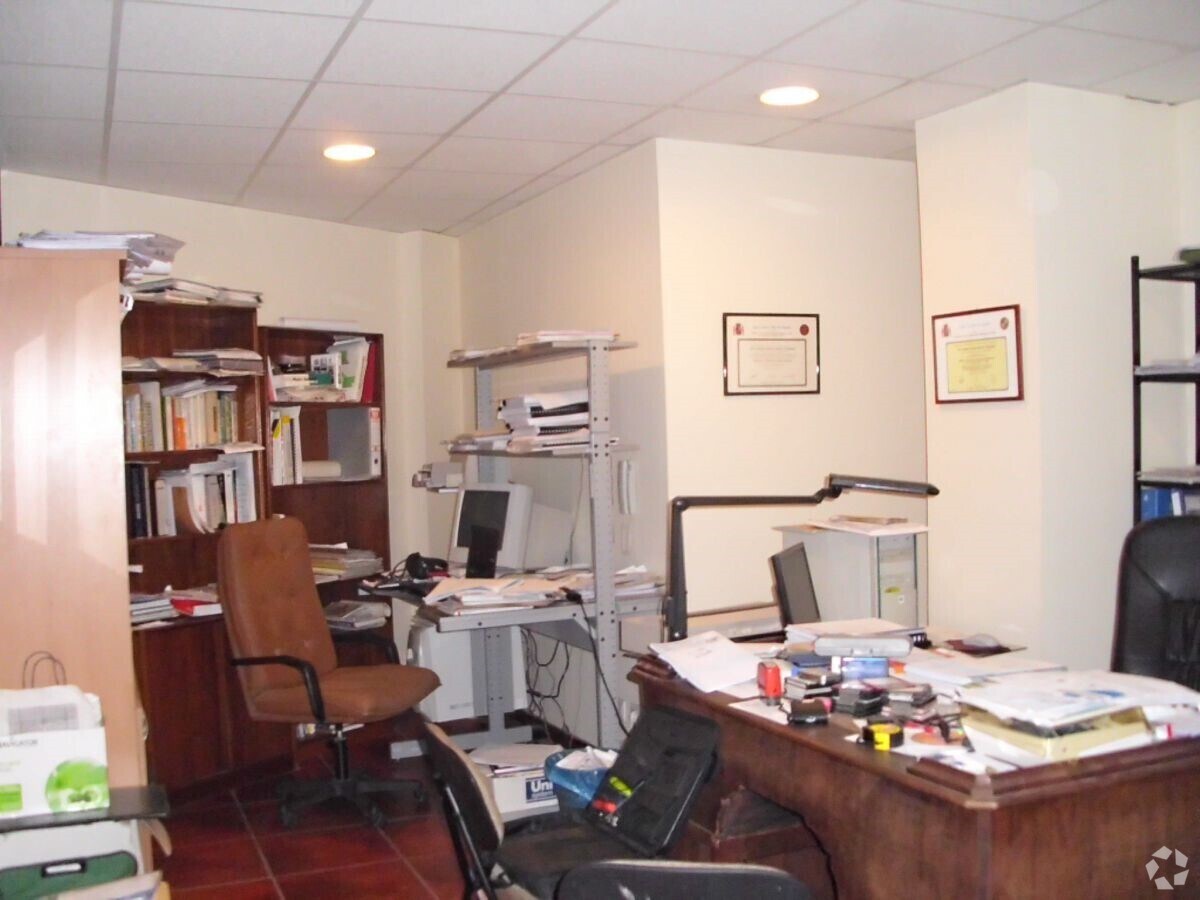 Calle de Gabriel y Galán, 4, Ávila, AVI 05001 - - - Interior Photo - Image 1 of 4