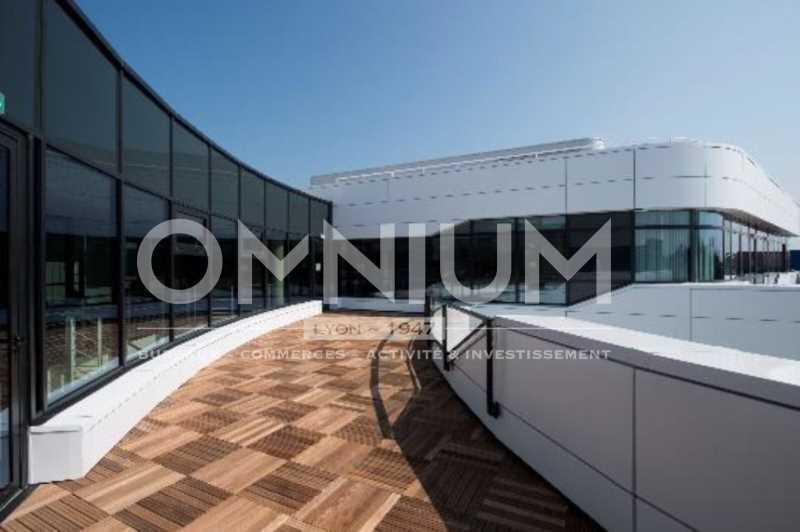 Office in Champagne-au-Mont-d'Or to rent - Building Photo - Image 3 of 3