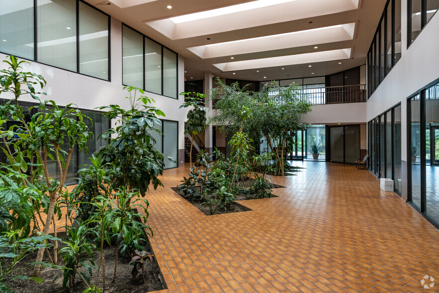 1200 Highway 146 S, La Porte, TX for rent - Lobby - Image 2 of 4