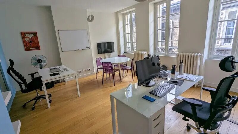 Office in Bordeaux to rent - Interior Photo - Image 2 of 6