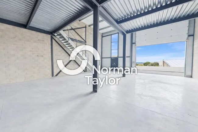 Vente Local d'activités 246 m²