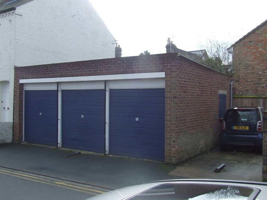 2 Dagmar Rd, Windsor for sale Building Photo- Image 1 of 1