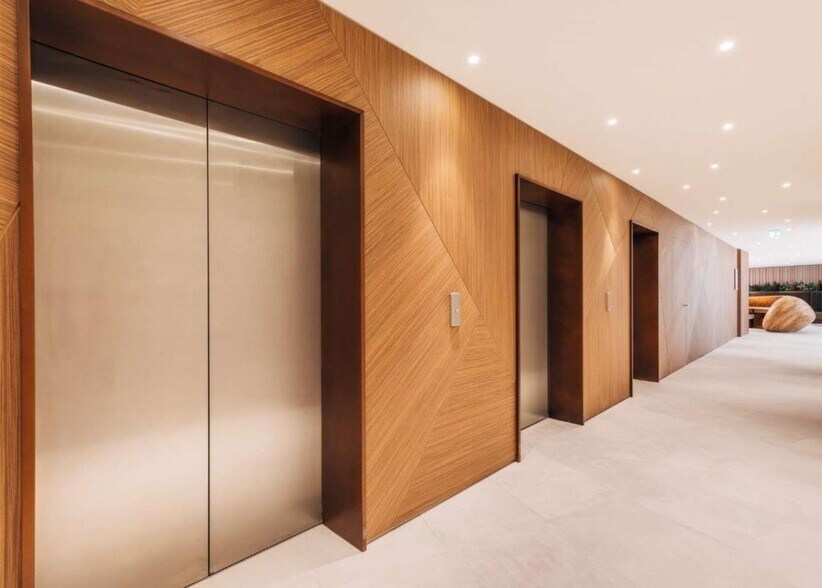 Office in Levallois-Perret to rent - Building Photo - Image 3 of 48