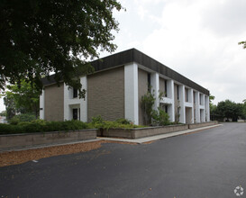 1910 Park Meadows Dr, Fort Myers, FL for rent Building Photo- Image 1 of 2