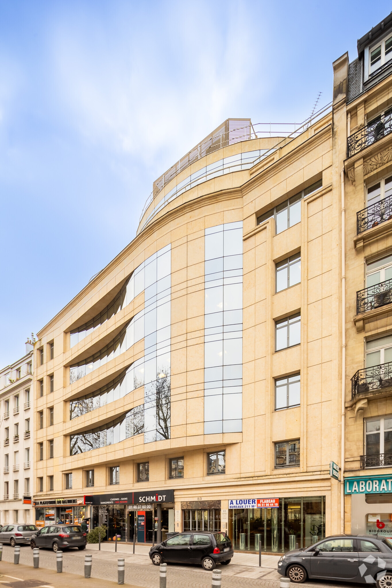 83 Avenue Charles De Gaulle, Neuilly-sur-Seine to rent Primary Photo- Image 1 of 17