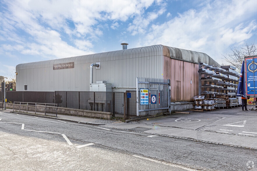 3 Old Oak Common Ln, London to rent - Building Photo - Image 3 of 9