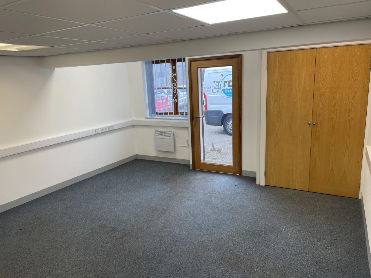 Keynsham Rd, Bristol to rent Interior Photo- Image 1 of 4