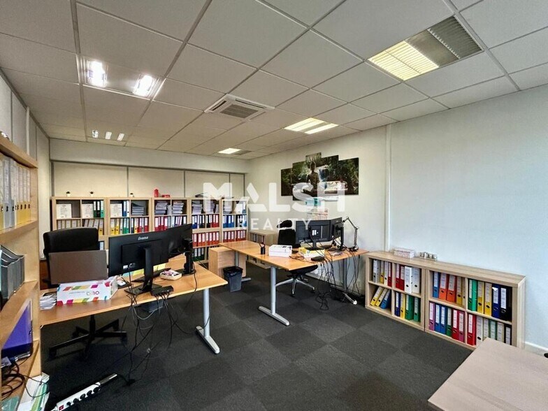 Office in Saint-Genis-Laval for sale - Interior Photo - Image 2 of 11