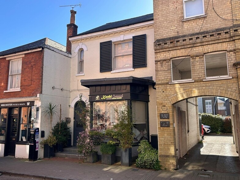 70 Parchment St, Winchester to rent - Primary Photo - Image 1 of 7