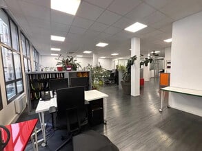 Office in Saint-Denis to rent Interior Photo- Image 2 of 7