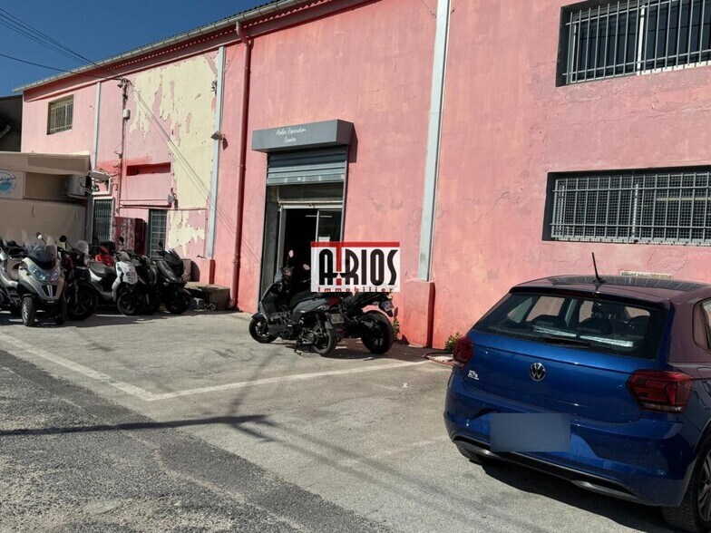 Retail in Hyeres to rent - Building Photo - Image 2 of 7