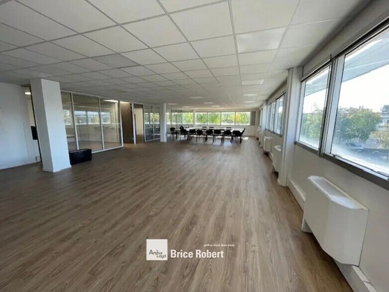 5 Rue Edison, Bron to rent - Interior Photo - Image 1 of 5