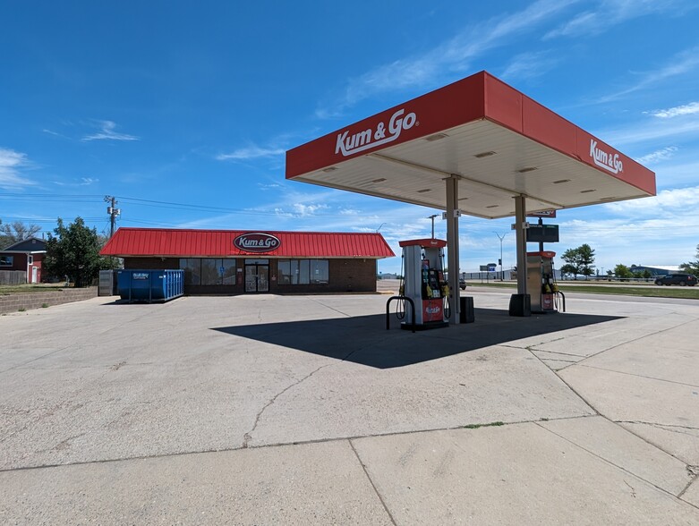 411 1st SW ave, Bowman, ND for sale - Primary Photo - Image 1 of 3