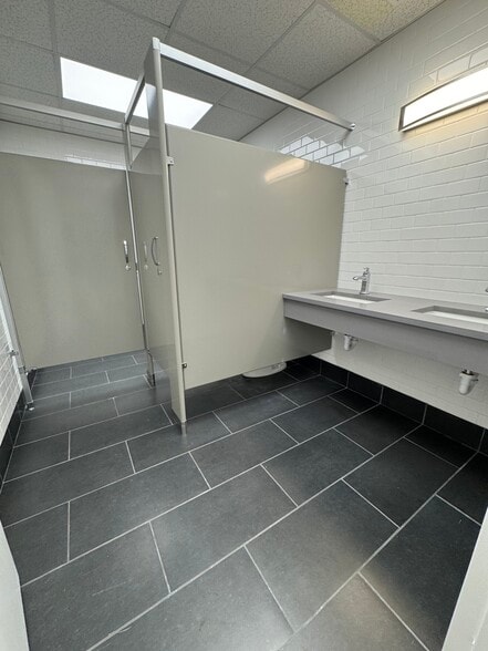 24 Belden Ave, Norwalk, CT to rent - Interior Photo - Image 3 of 26