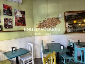 Retail in Barcelona, Barcelona to rent Interior Photo- Image 2 of 8