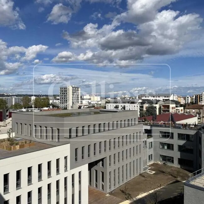 Location Bureaux 220 m² à 7 156 m²