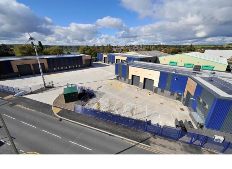 Swan Lane, Wigan to rent - Building Photo - Image 3 of 7