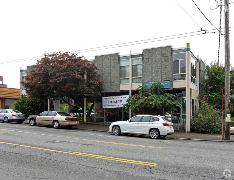 2633 Eastlake Ave E, Seattle, WA for rent - Building Photo - Image 2 of 9