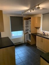 Victoria Park, London to rent Interior Photo- Image 2 of 2