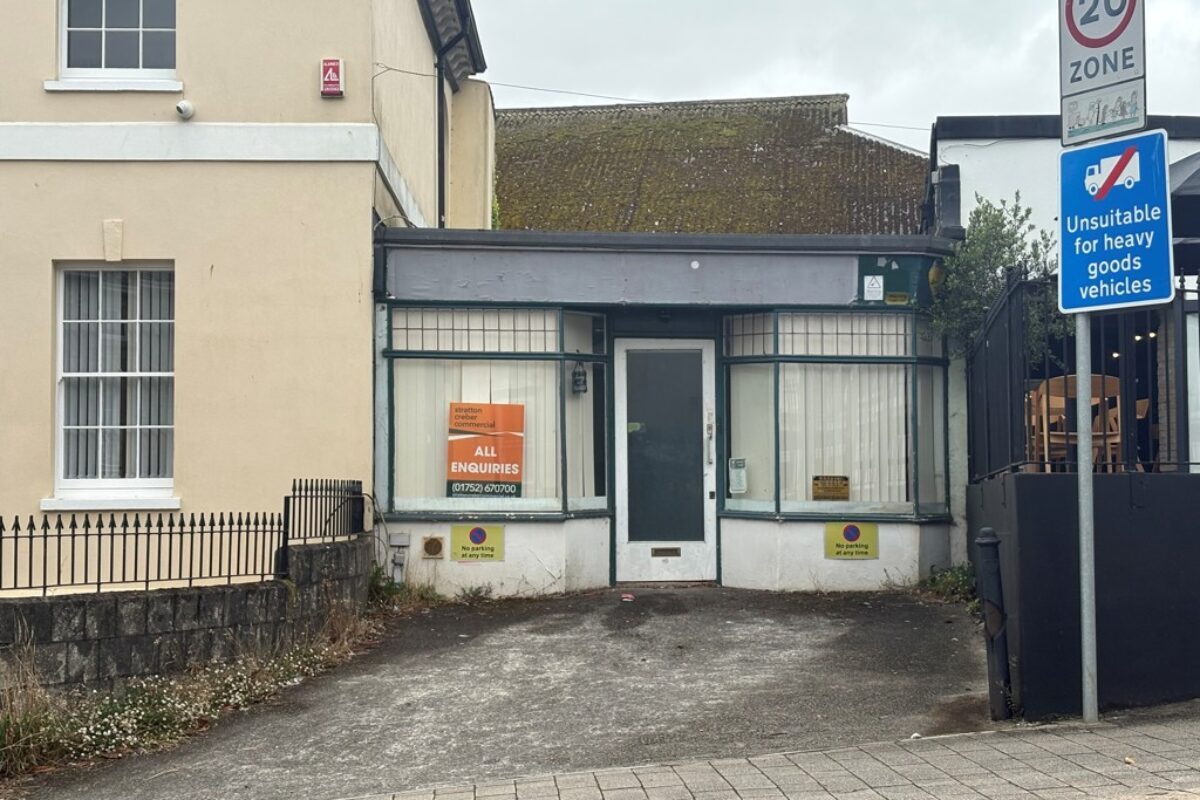 The Parade, Liskeard to rent Building Photo- Image 1 of 4