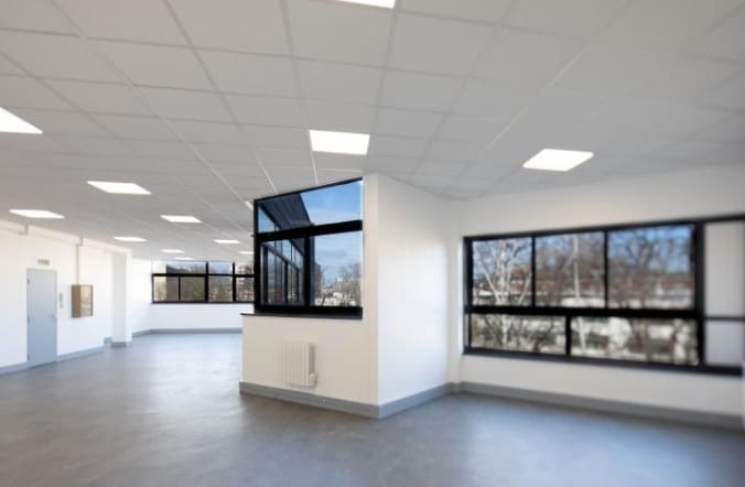 Industrial in Saint-Denis to rent - Building Photo - Image 3 of 4