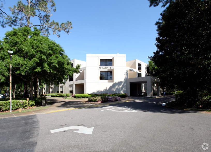 25 Hospital Center Blvd, Hilton Head, SC for rent - Primary Photo - Image 1 of 22