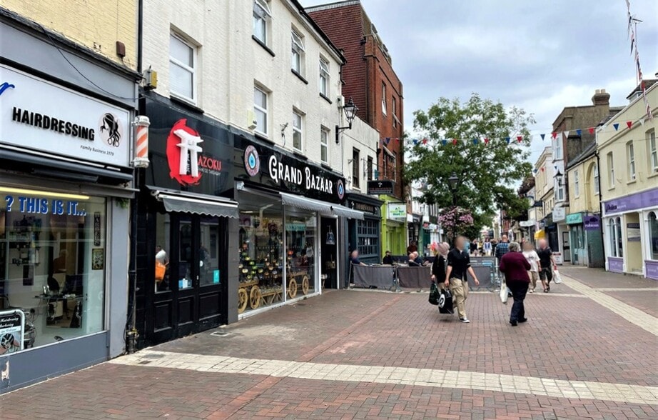 66-66A High St, Poole to rent - Interior Photo - Image 2 of 3