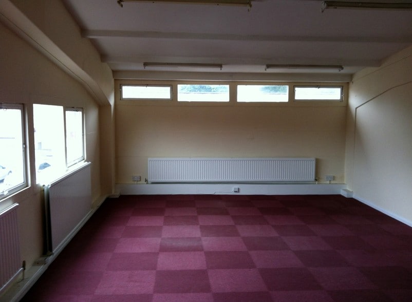 10-14 Cherry St, Woking to rent - Building Photo - Image 2 of 4