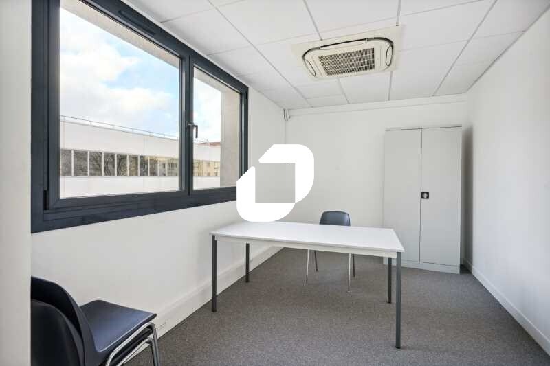 Office in Clichy to rent - Interior Photo - Image 3 of 9