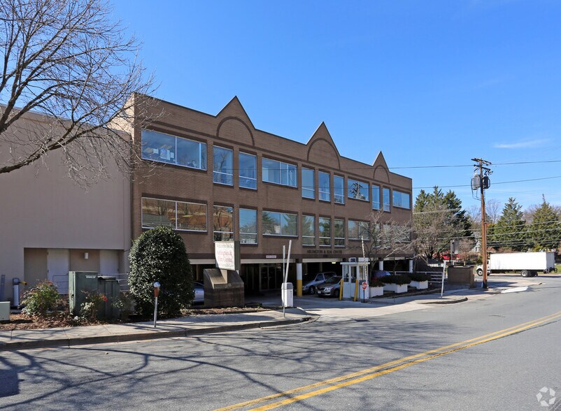 4940 Hampden Ln, Bethesda, MD for rent - Building Photo - Image 1 of 2