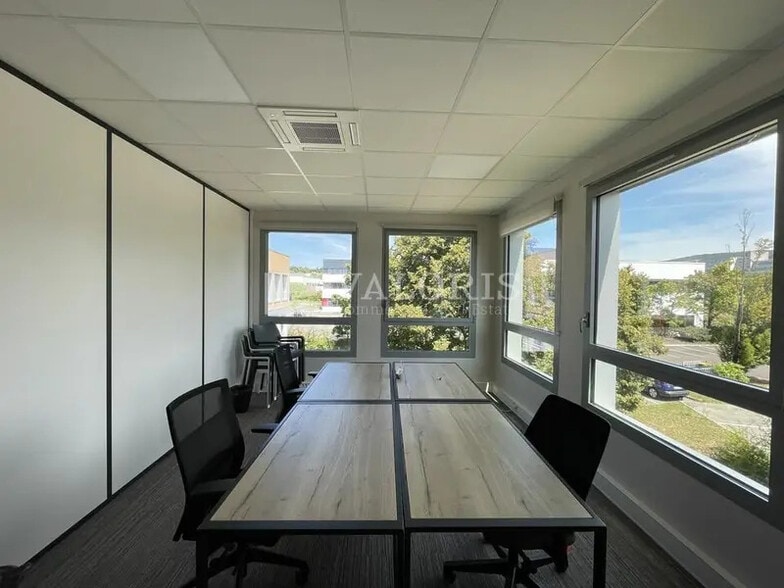 Office in Dardilly to rent - Building Photo - Image 3 of 18