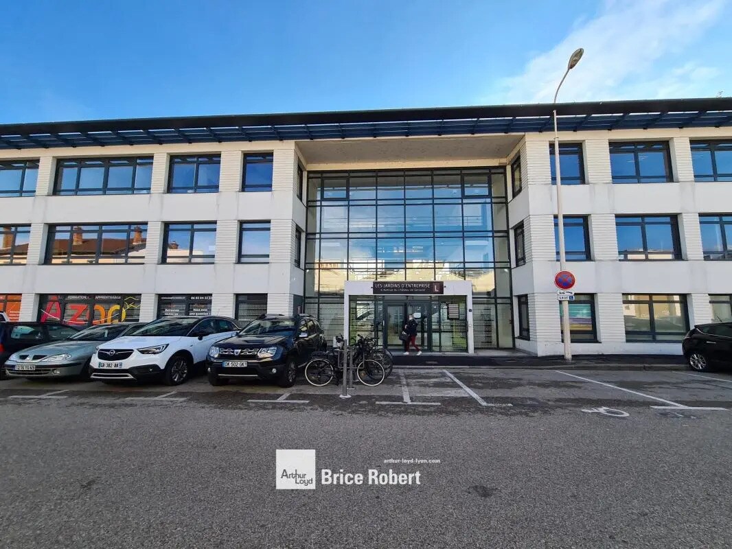 Office in Lyon to rent Building Photo- Image 1 of 11