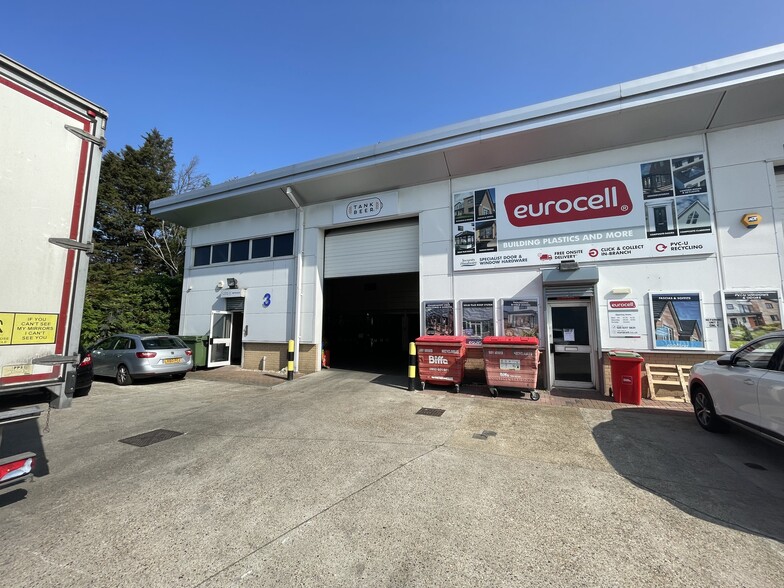 Tom Cribb Rd, London to rent - Building Photo - Image 3 of 3