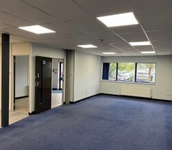 Martinfield, Welwyn Garden City to rent Interior Photo- Image 2 of 2