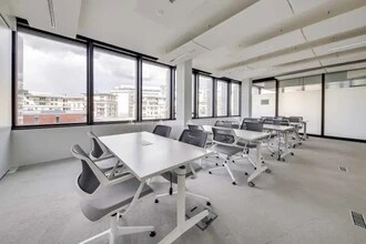 18-20 Rue Des Deux Gares, Rueil-Malmaison to rent Interior Photo- Image 2 of 12