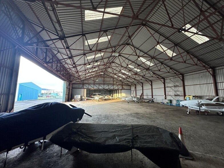 Hangar 4, Isle of Man Airport, Isle Of Man to rent - Interior Photo - Image 3 of 3
