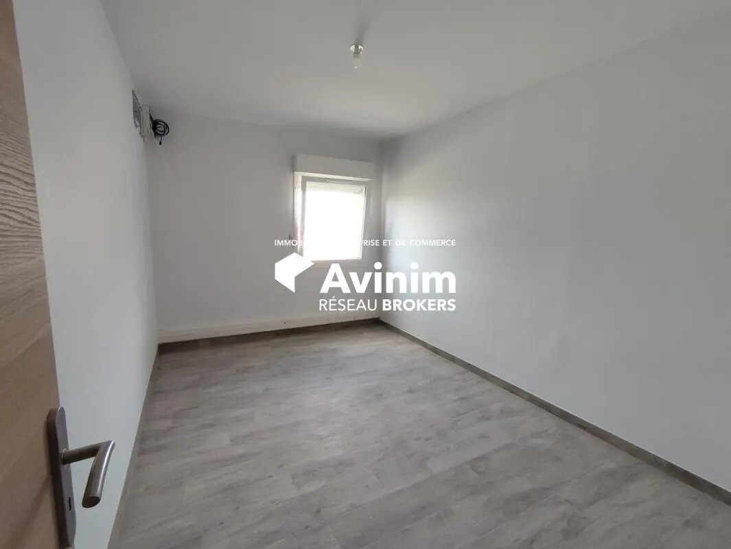 Office in Fenouillet to rent Interior Photo- Image 1 of 3