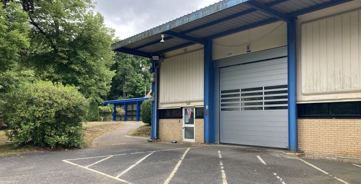 Farnham Rd, Bordon for sale Building Photo- Image 1 of 1