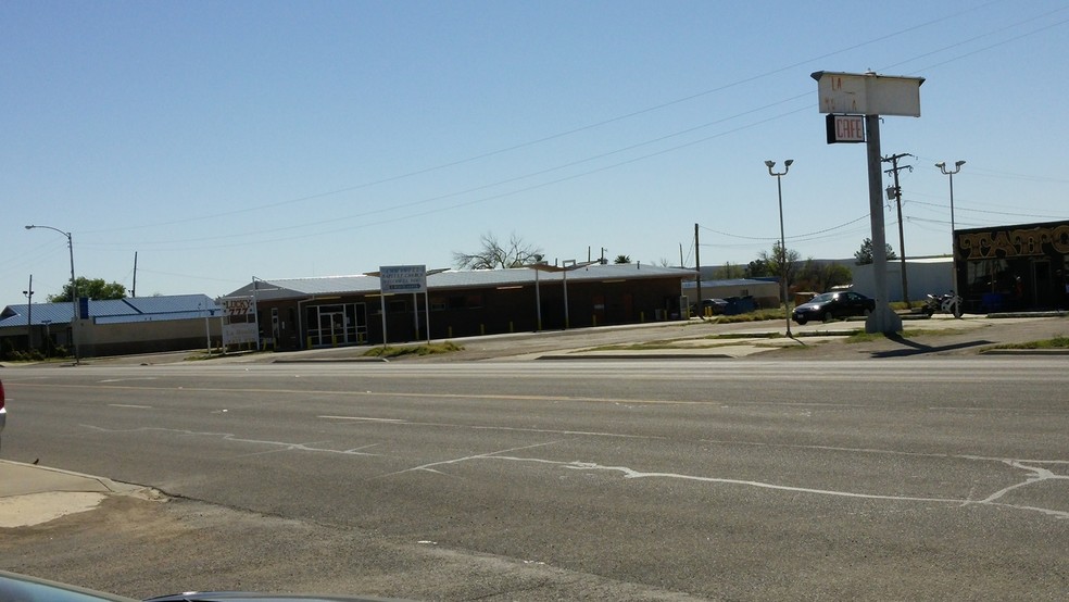 404 E Dickinson Blvd, Fort Stockton, TX for sale - Primary Photo - Image 1 of 1