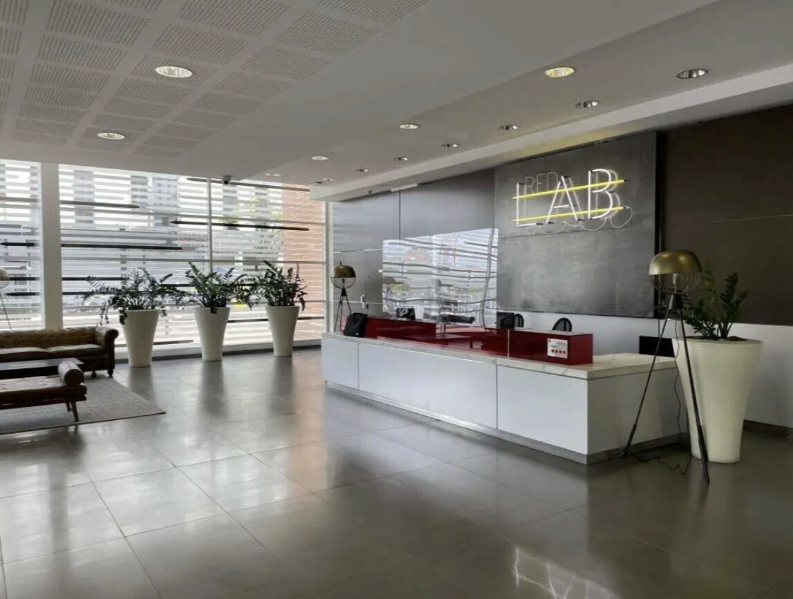 Office in Ivry-sur-Seine to rent Interior Photo- Image 1 of 7