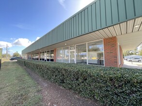 176 SW Midtown Pl, Lake City, FL for rent Building Photo- Image 1 of 11