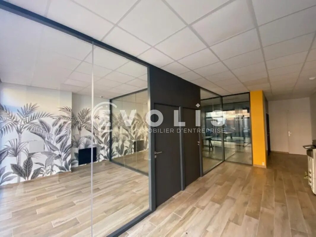 Office in Amiens to rent Interior Photo- Image 1 of 5
